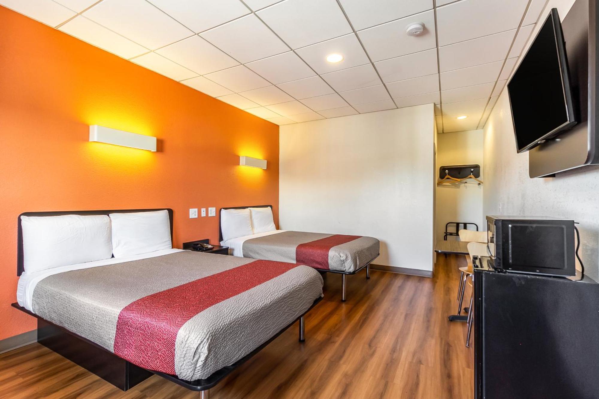Motel 6 Elizabeth Nj Newark Liberty Intl Airport Exterior photo