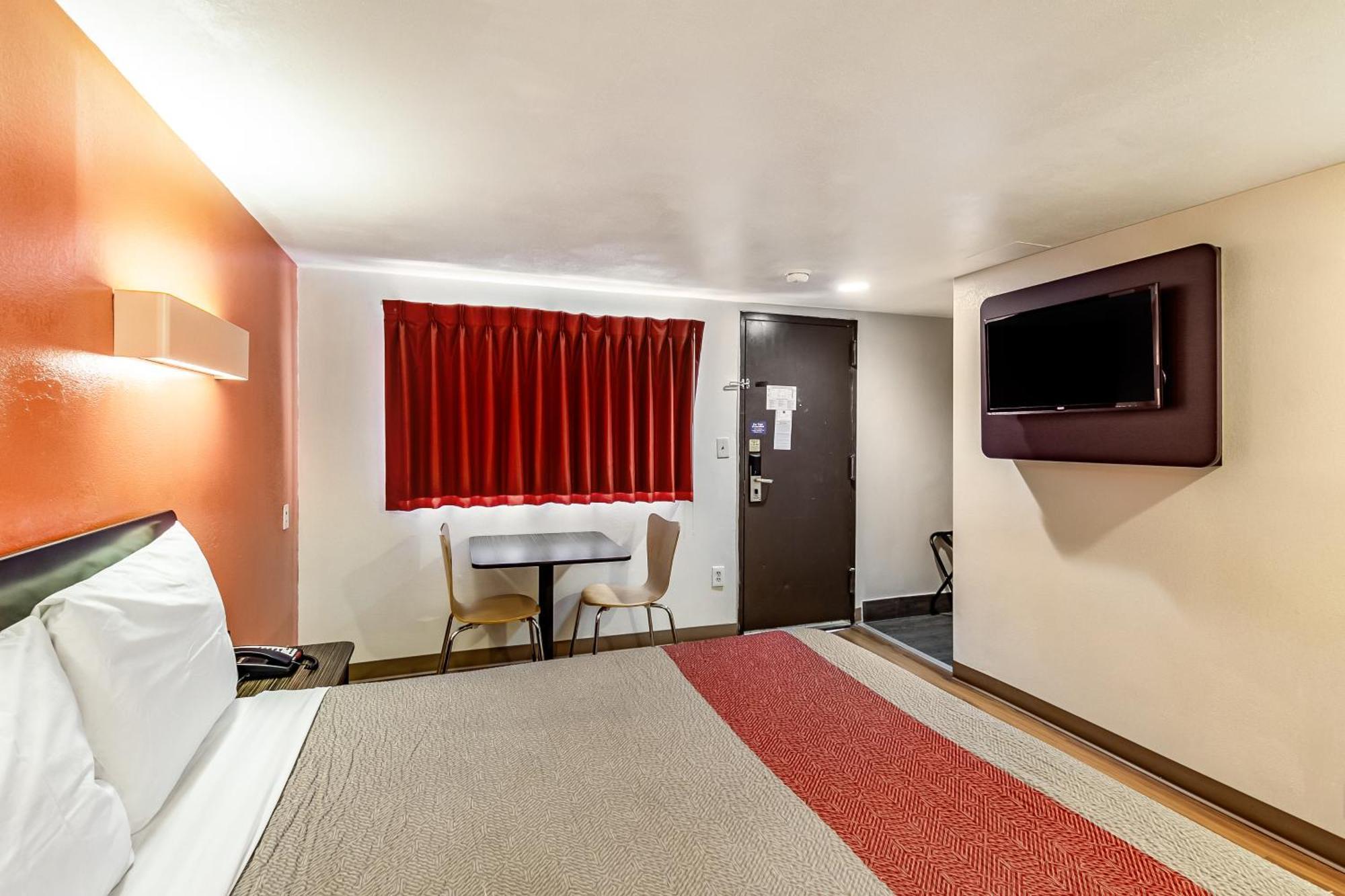 Motel 6 Elizabeth Nj Newark Liberty Intl Airport Exterior photo