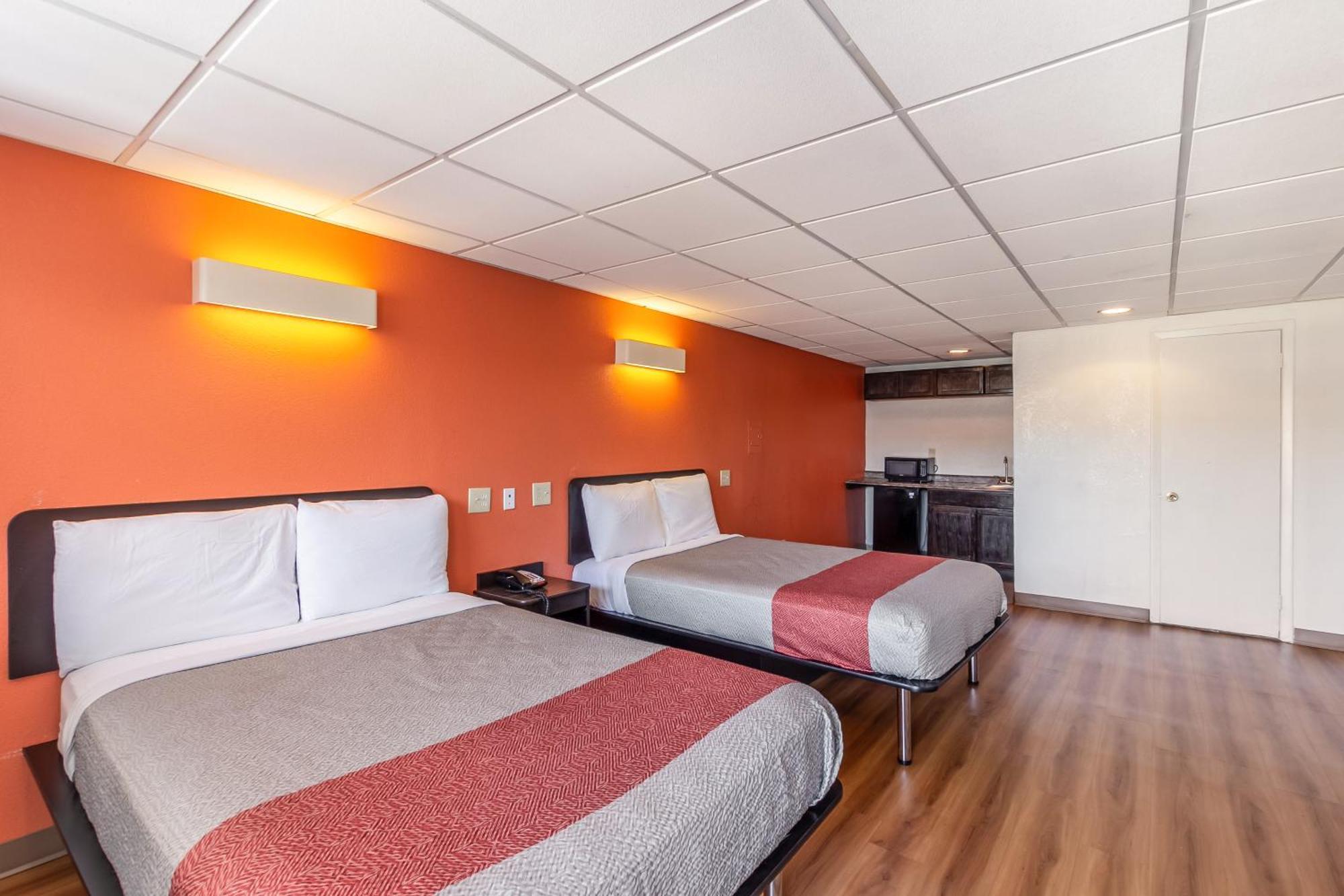 Motel 6 Elizabeth Nj Newark Liberty Intl Airport Exterior photo